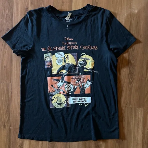 NWT The Nightmare Before Christmas Comic
Panels T-shirt size Medium Hot Topic ๐ - Picture 2 of 6